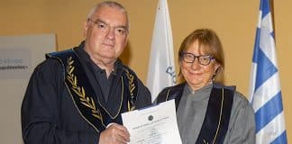 Επίτιμη Καθηγήτρια του Τμήματος Μαιευτικής του ΠΑΔΑ, η Καθηγήτρια του King’s College, Jane Sandall